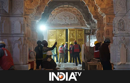 
                                Ram Mandir: Golden door of sanctum sanctorum installed ahead of 'pran pratishtha' | See pics